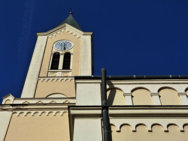 Cost of Church Gutter Installation in New Albany